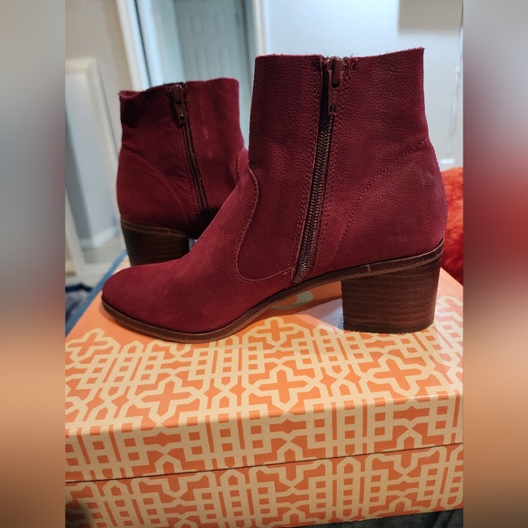 Gianni Bini Bootie - Picture 4 of 4
